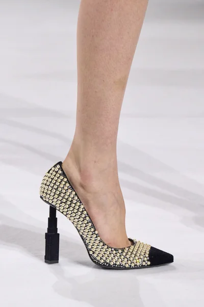 Look 80